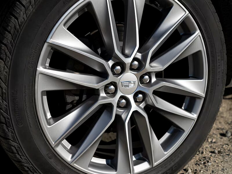 Wheel of the 2025 Cadillac XT5