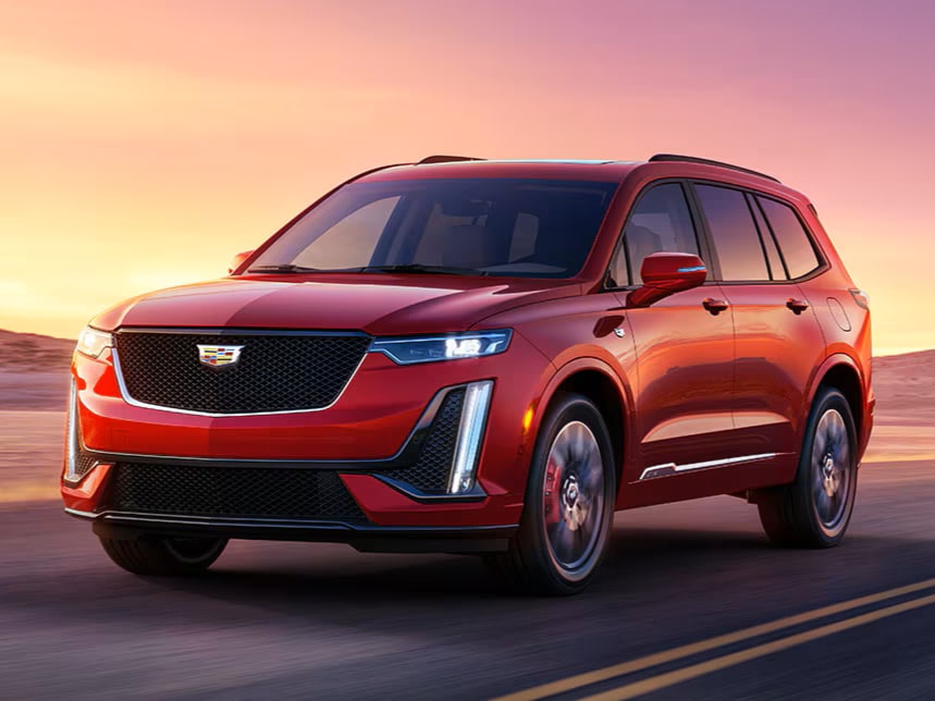 Side View of the 2025 Cadillac XT5 White
