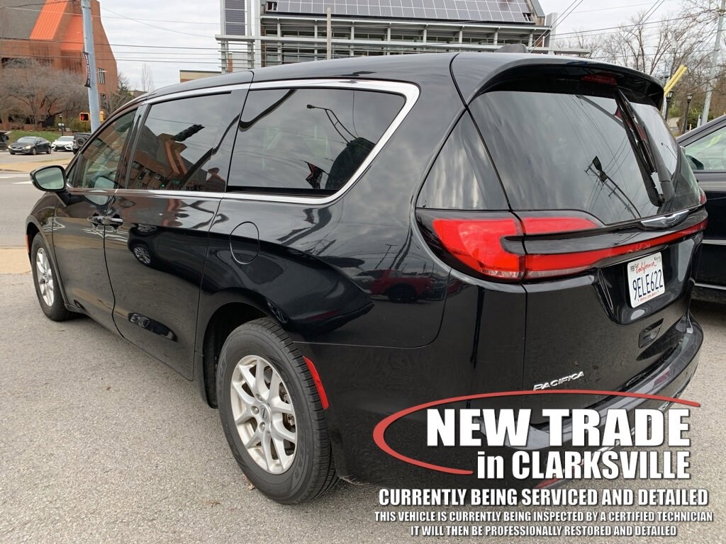 Used 2023 Chrysler Pacifica Touring L