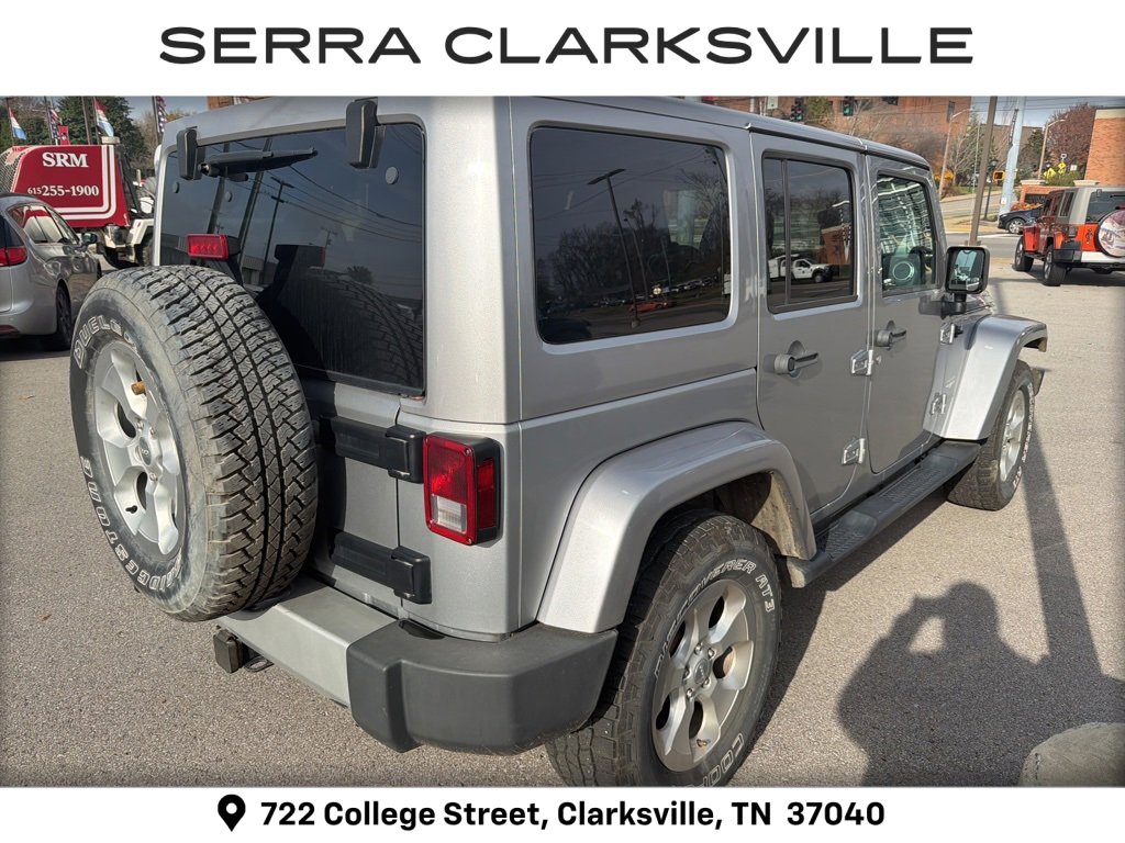 2014 Jeep Wrangler Unlimited Sahara photo 3