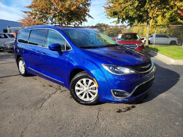 Used 2018 Chrysler Pacifica Touring L Plus with VIN 2C4RC1EG8JR294118 for sale in Orion Township, MI