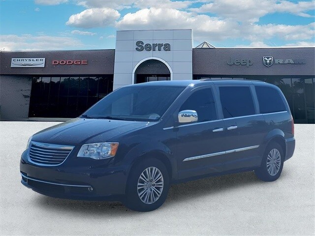 2015 Chrysler Town & Country photo 3