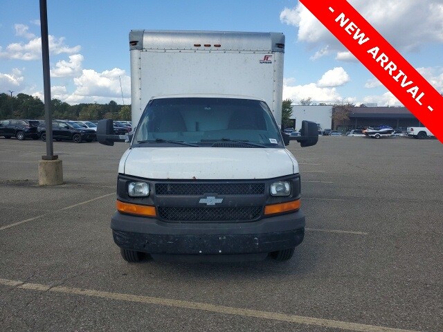 2014 Chevrolet Express 3500 Work Van photo 2