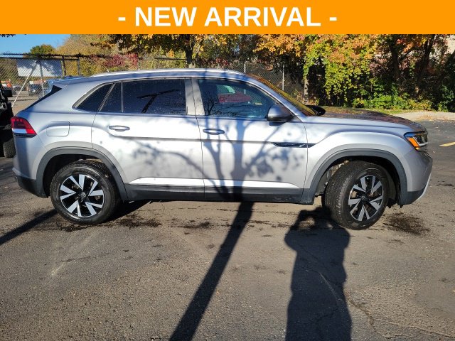 Used 2020 Volkswagen Atlas Cross Sport SE with VIN 1V24C2CA2LC206527 for sale in Orion Township, MI