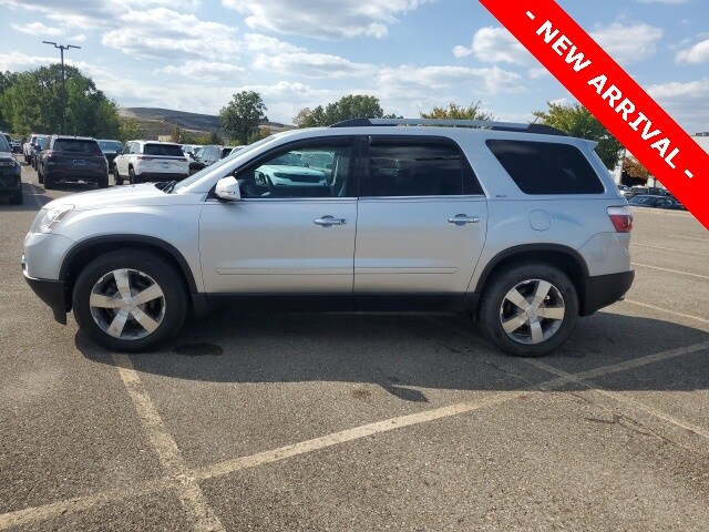 2010 Gmc Acadia photo 2