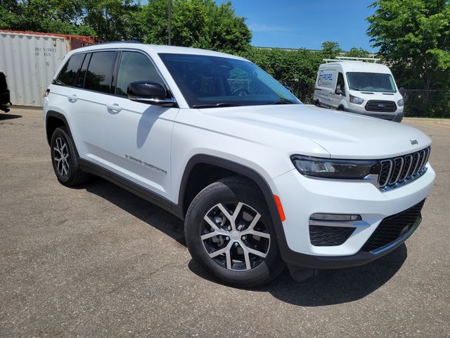 2023 Jeep Grand Cherokee Limited 4x4's photo