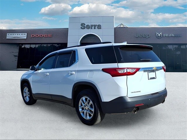 2020 Chevrolet Traverse photo 2