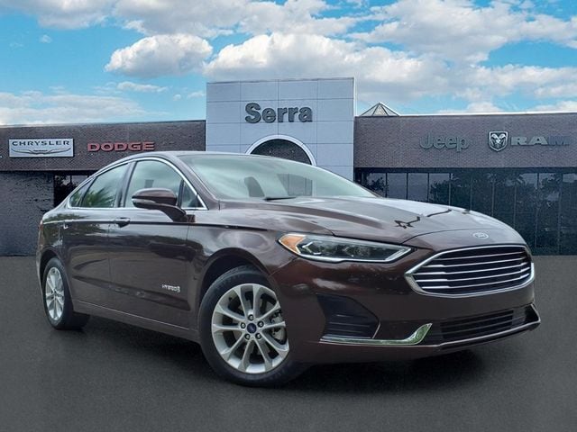 2019 Ford Fusion SEL's photo