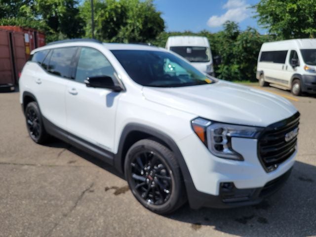 2024 GMC Terrain SLT AWD's photo