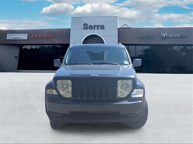 2009 Jeep Liberty Sport photo 2