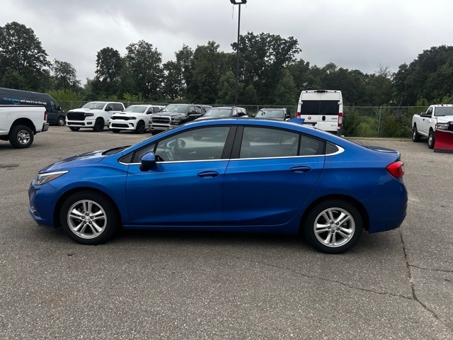 Used 2017 Chevrolet Cruze LT with VIN 1G1BE5SM8H7274954 for sale in Orion Township, MI