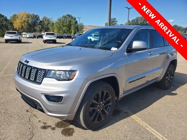 2019 Jeep Grand Cherokee Altitude photo 3