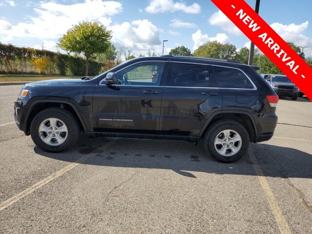 2016 Jeep Grand Cherokee Laredo photo 2