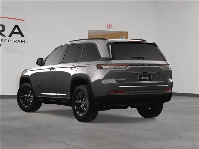 2025 Jeep Grand Cherokee Altitude photo 4
