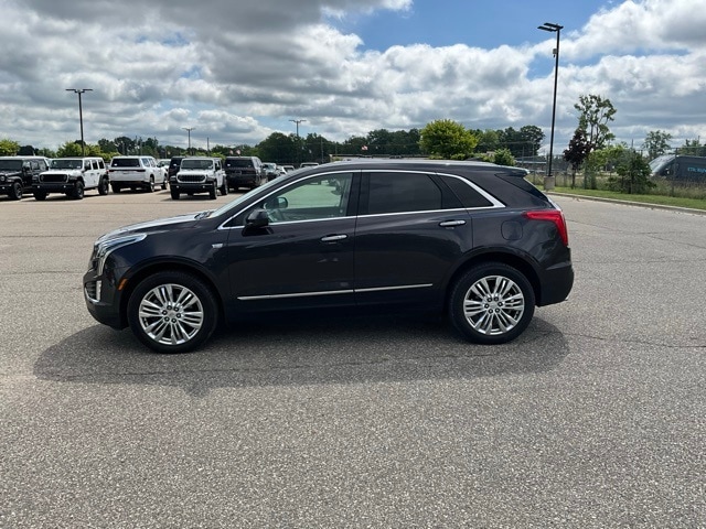 Used 2017 Cadillac XT5 Premium Luxury with VIN 1GYKNERS2HZ126731 for sale in Orion, MI
