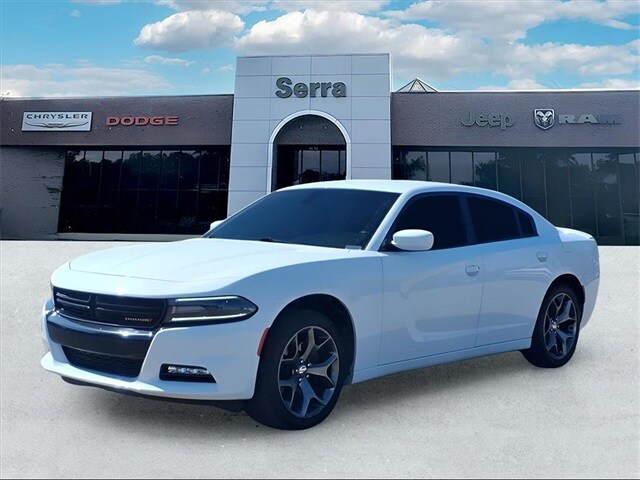 2016 Dodge Charger SXT photo 3