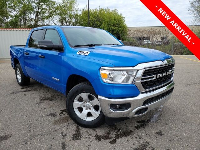 2023 RAM 1500 Big Horn/Lone Star 4x4 Crew Cab 5'7's photo