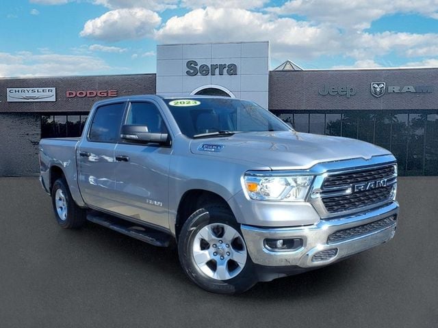 2023 RAM 1500 Big Horn/Lone Star 4x4 Crew Cab 5'7's photo