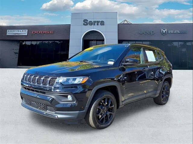 2023 Jeep Compass Altitude photo 2
