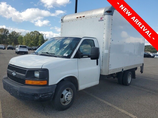 2014 Chevrolet Express 3500 Work Van photo 3
