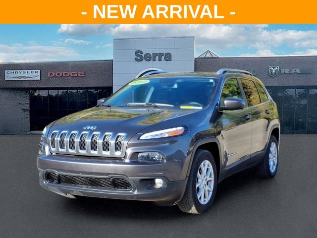 Used 2017 Jeep Cherokee Latitude with VIN 1C4PJLCB0HW535462 for sale in Orion Township, MI