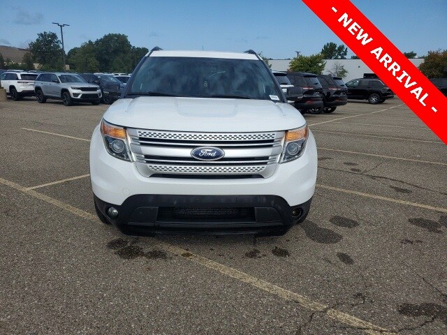 2015 Ford Explorer XLT photo 2