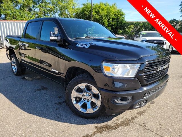 2019 RAM 1500 Big Horn/Lone Star 4x4 Crew Cab 5'7's photo