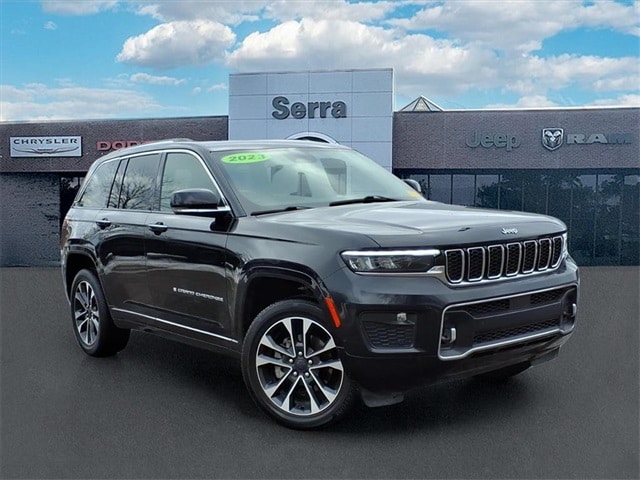 2023 Jeep Grand Cherokee Overland's photo