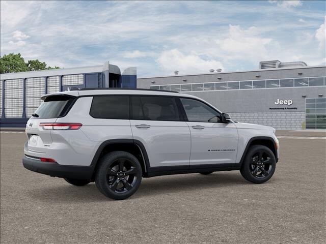 2025 Jeep Grand Cherokee Limited photo 4