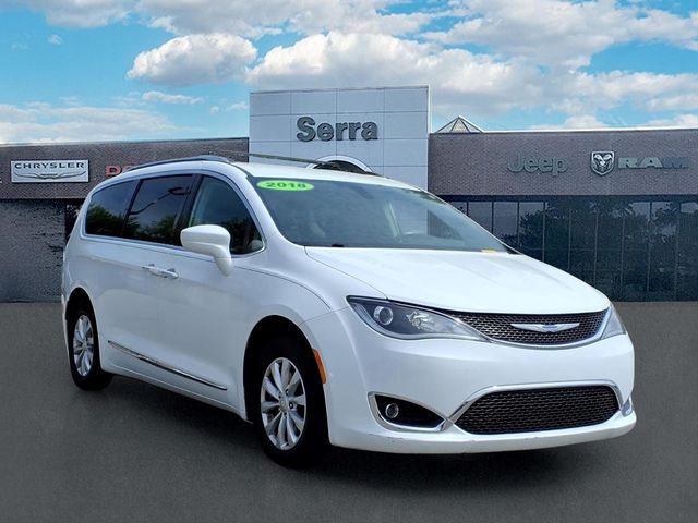2018 Chrysler Pacifica Touring L Plus's photo