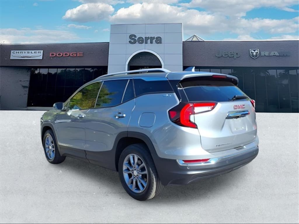 Used 2024 GMC Terrain SLT SUV