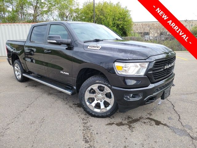 2019 RAM 1500 Big Horn/Lone Star 4x4 Crew Cab 5'7's photo