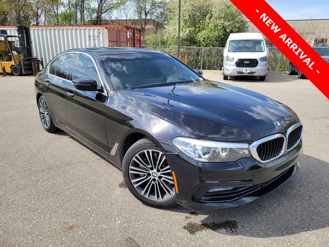 2018 BMW 5 Series 530i xDrive Sedan's photo