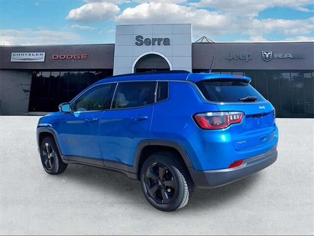 2018 Jeep Compass Latitude photo 2