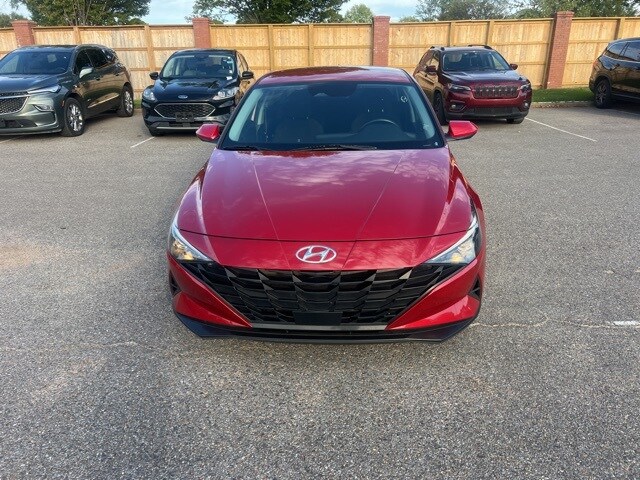 2023 Hyundai Elantra SEL photo 2