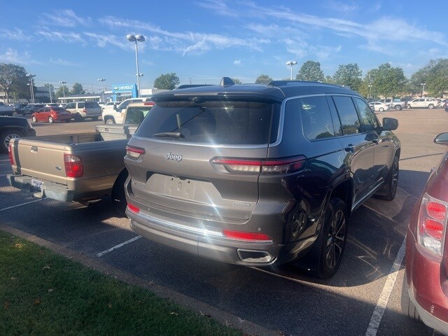 2022 Jeep Grand Cherokee Overland photo 3