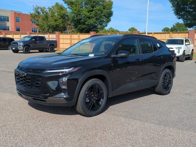 2025 Chevrolet Trax ACTIV photo 2