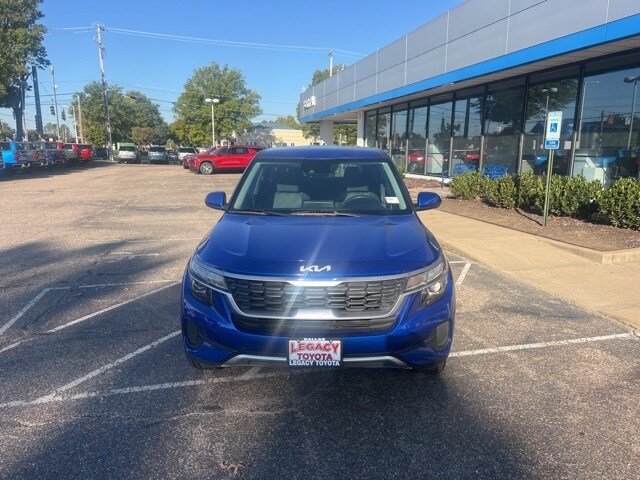 2023 Kia Seltos LX photo 2