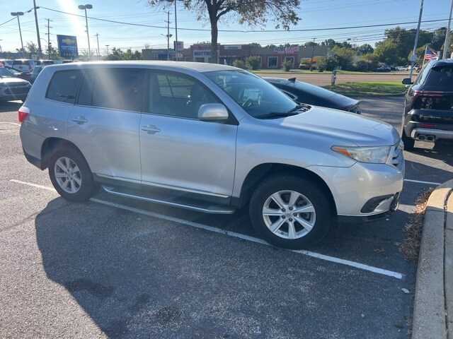 2013 Toyota Highlander Base photo 3