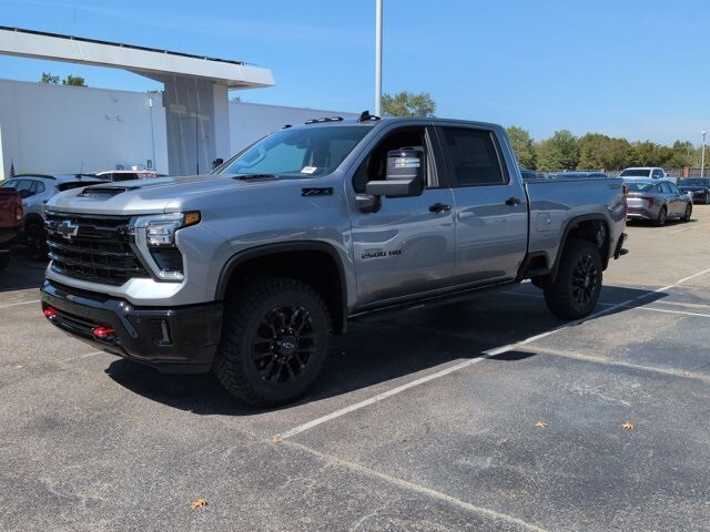 2026 Chevrolet Silverado 2500HD LT photo 4