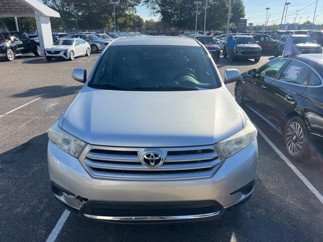 2013 Toyota Highlander Base photo 2