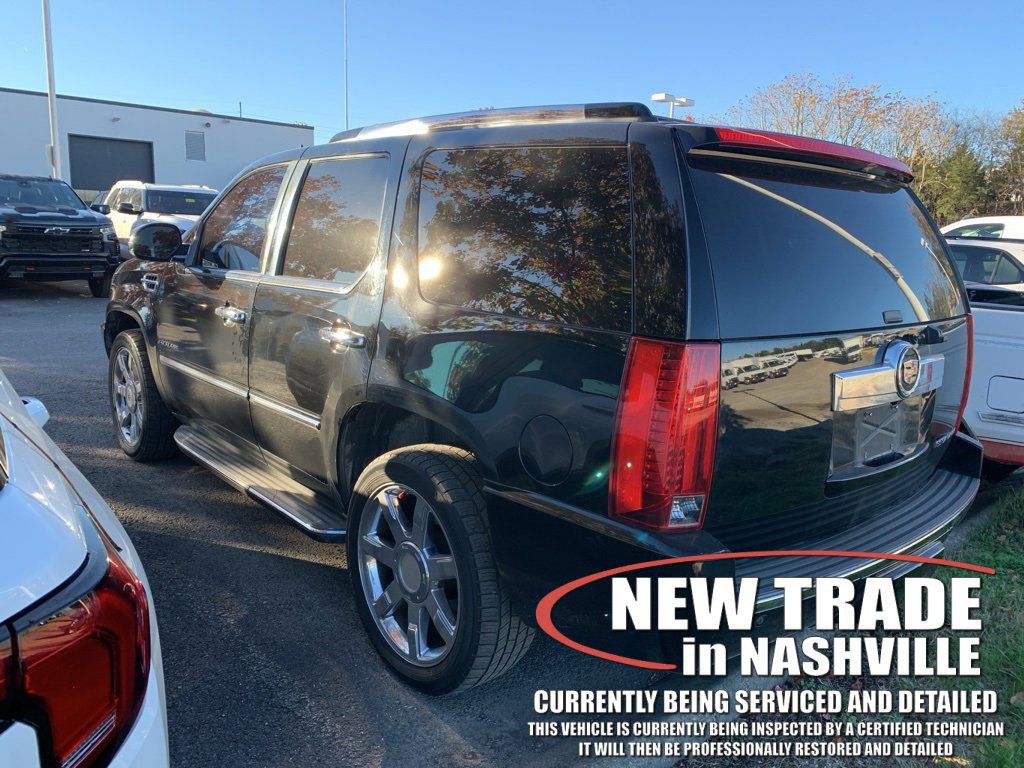 2014 Cadillac Escalade Luxury photo 3