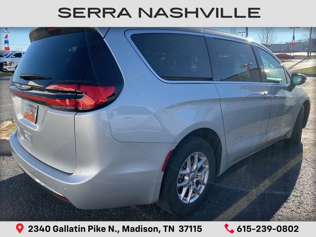 Used 2024 Chrysler Pacifica Touring L Van Passenger Van