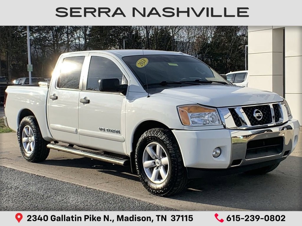 2013 Nissan Titan SV's photo