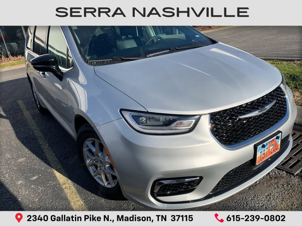 2024 Chrysler Pacifica Touring L's photo