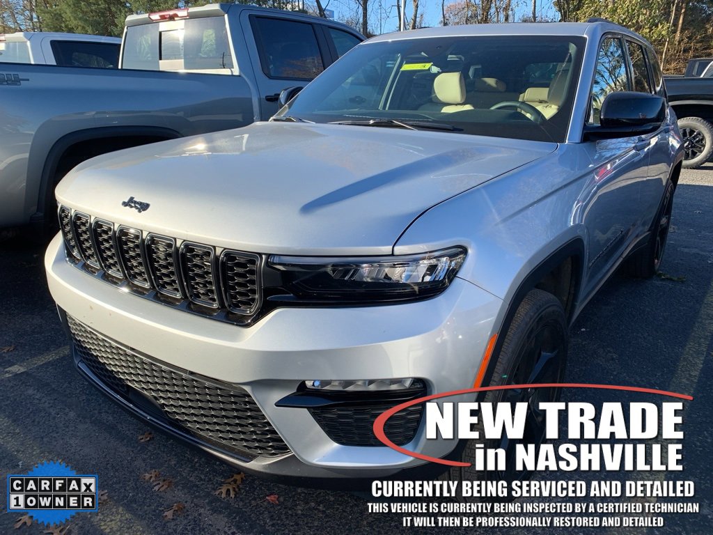 2025 Jeep Grand Cherokee Limited photo 2