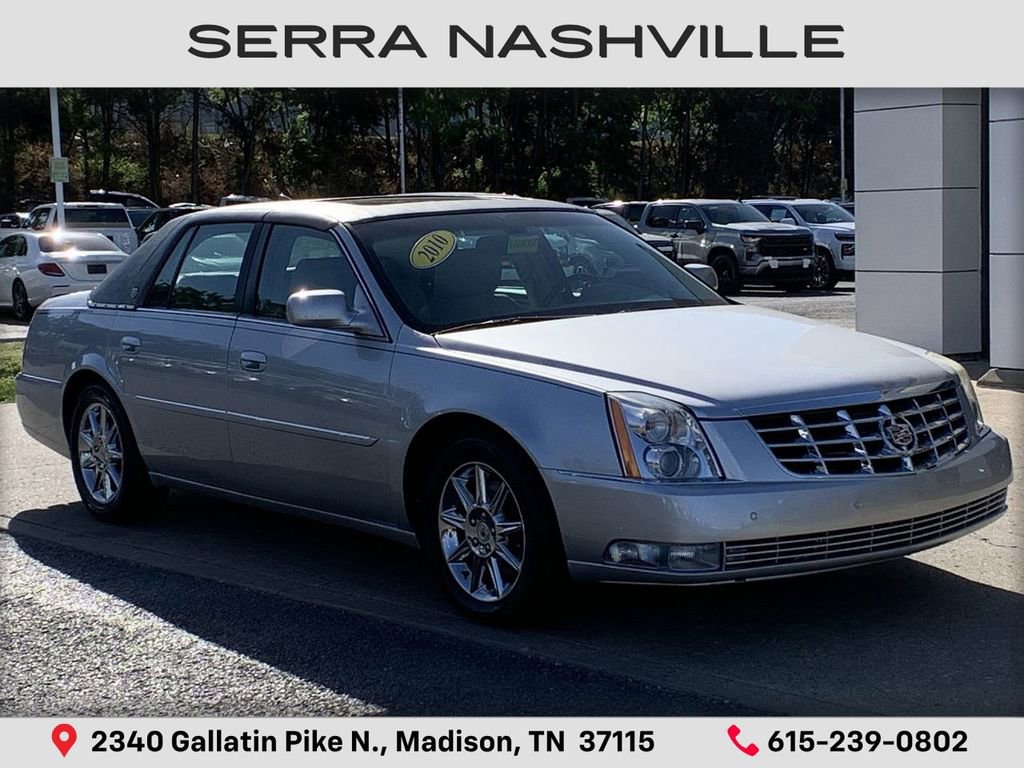 2010 Cadillac DTS Luxury Collection's photo