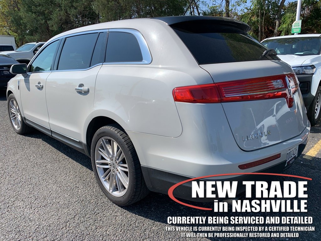 2019 Lincoln MKT Reserve photo 2