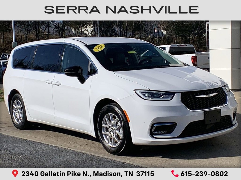 2024 Chrysler Pacifica Touring L's photo