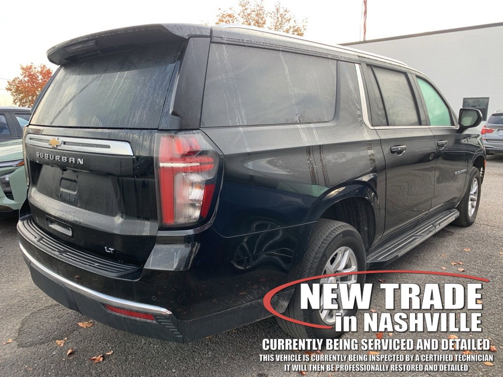 2024 Chevrolet Suburban LT photo 3